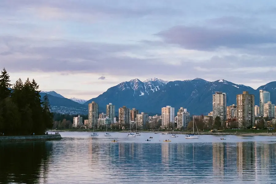 都市と自然が近い、理想的なロケーションでのカナダ散骨